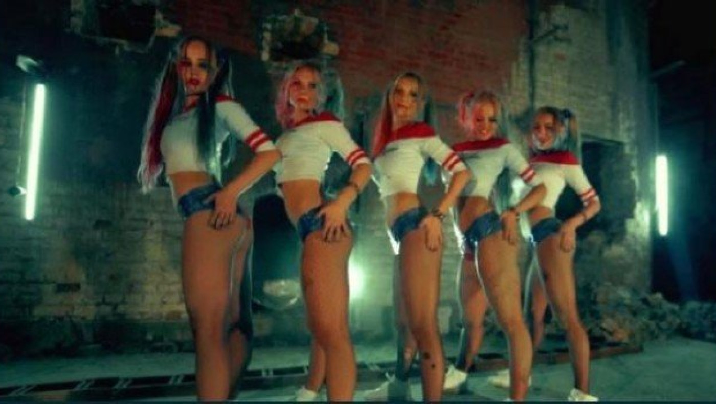 Χορεύτριες μεταμορφώνονται σε Χάρλεϊ Κουίν και αναστατώνουν (vid)