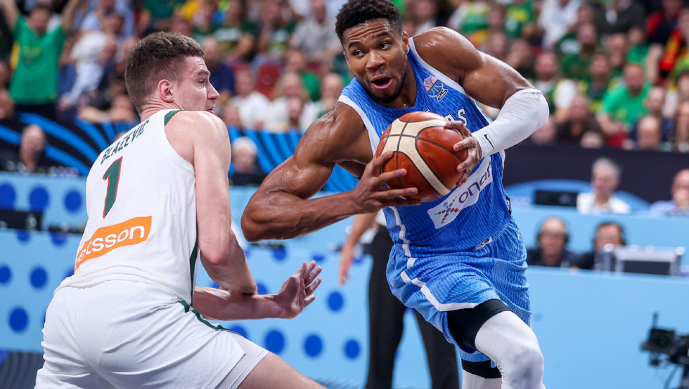 Υπό το βλέμμα του Γιάννη Αντετοκούνμπο το Περιστέρι-Αρης!