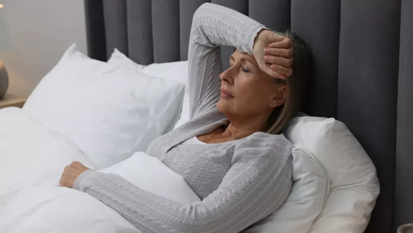 Εμμηνόπαυση: Ποιες γυναίκες μπορεί να βιώσουν πιο έντονα συμπτώματα