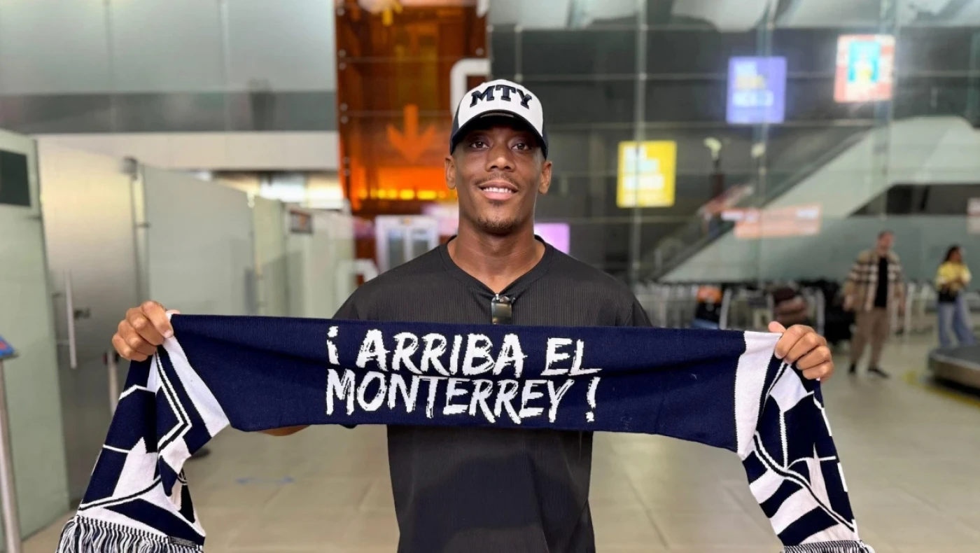 «Προσγειώθηκε» στο Μεξικό και αποθεώθηκε ο Μαρσιάλ (vid)