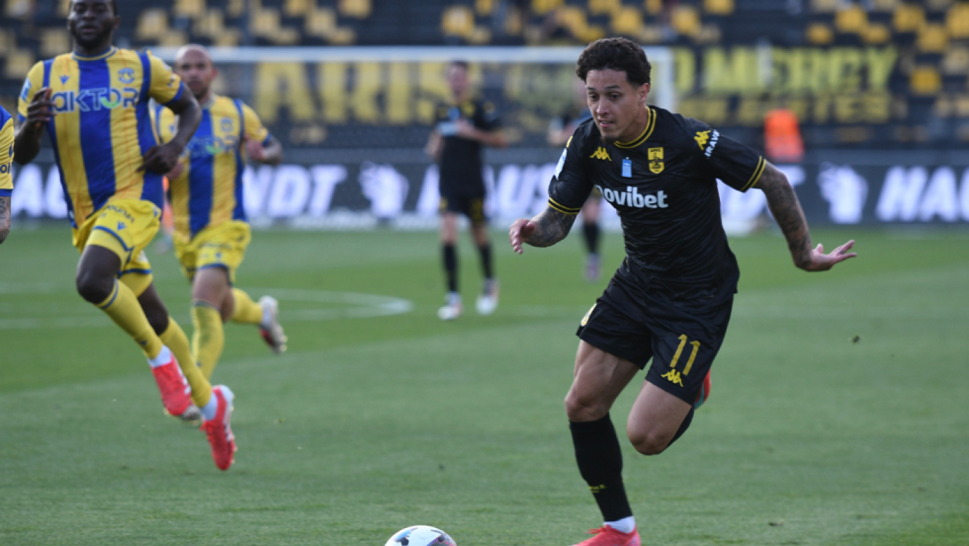 Η Βιτόρια Μπαΐα παρουσίασε Κίκε Σαβέριο