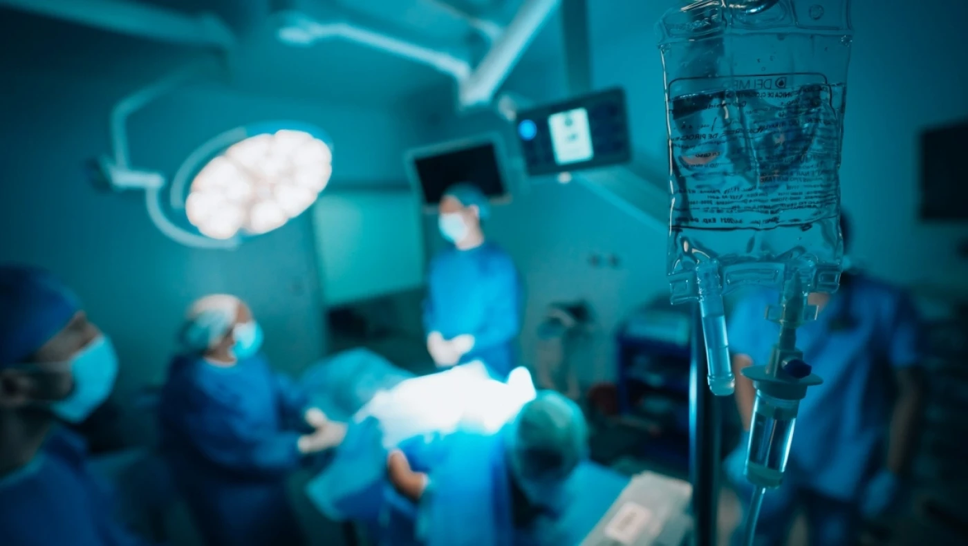 Γιατρός εγκατέλειψε ασθενή στο χειρουργείο για να κάνει σεξ με τη νοσοκόμα