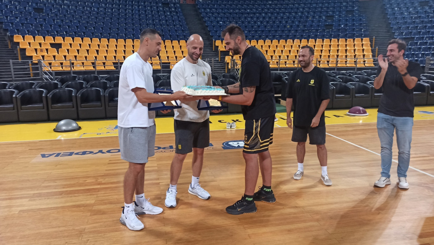 ΚΑΕ Άρης: Η έκπληξη σε Ζήση και Μπουτοβίνο