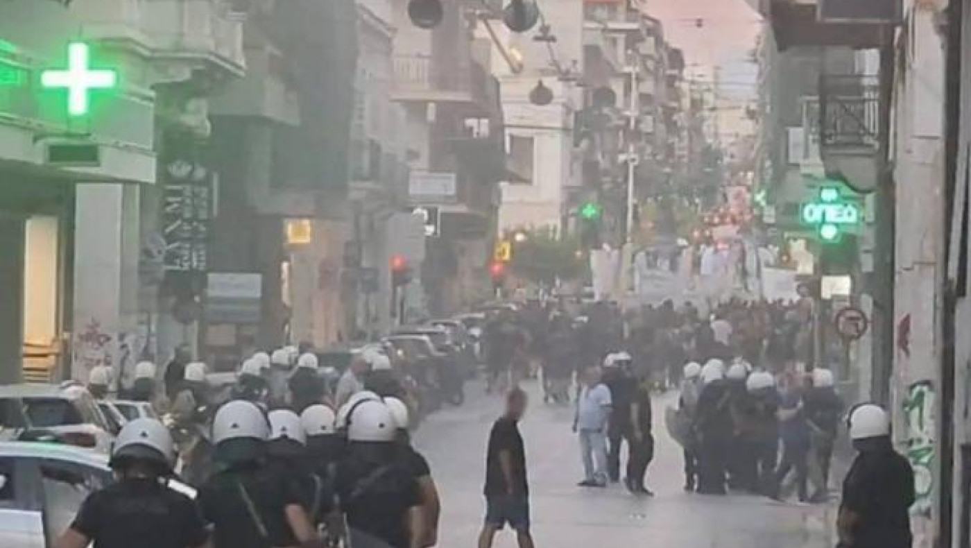 Πάτρα: Ένταση και δακρυγόνα στην πορεία για τον Παύλο Φύσσα