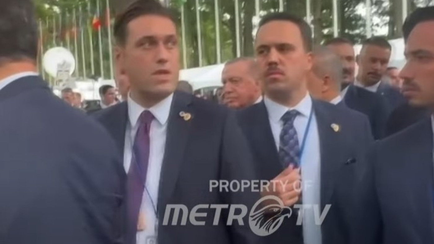 Νέα Υόρκη: Ο Ερντογάν περίμενε πίσω από... κιγκλιδώματα για να περάσει ο Τραμπ