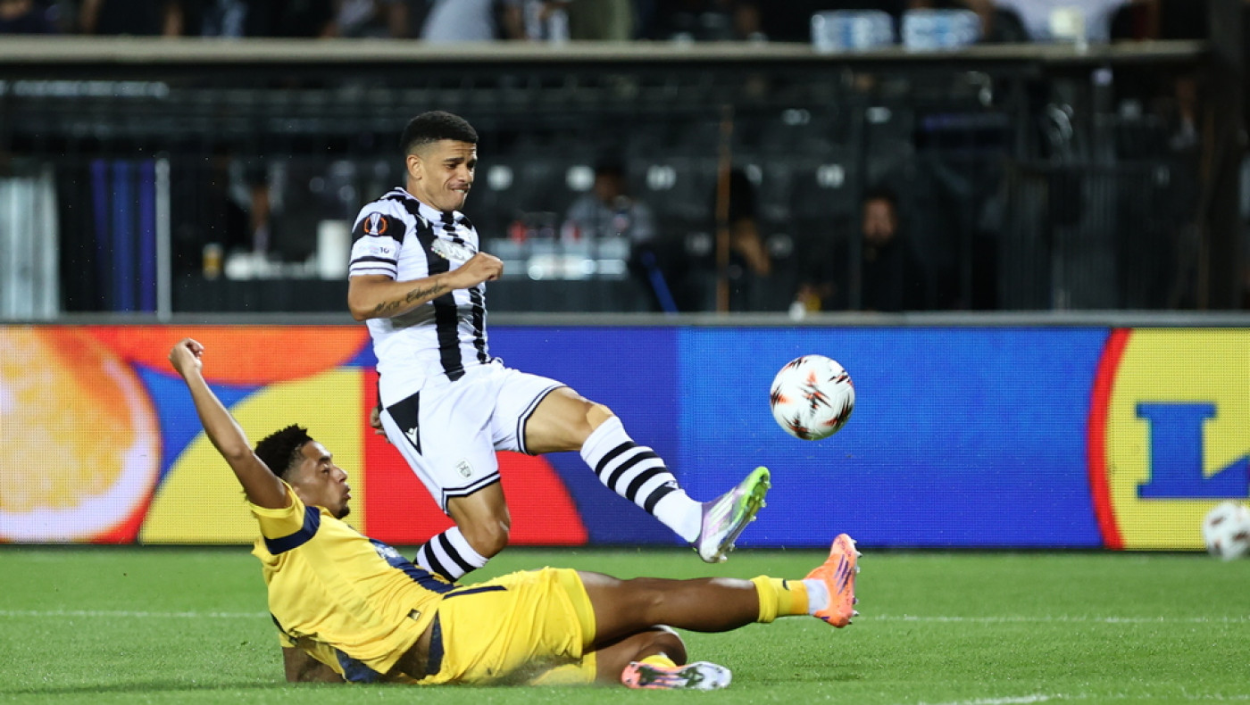 ΠΑΟΚ-Μακάμπι: Τον κράτησε όρθιο ο Παβλένκα, πέταξε σπουδαίες ευκαιρίες και έμεινε στο μηδέν