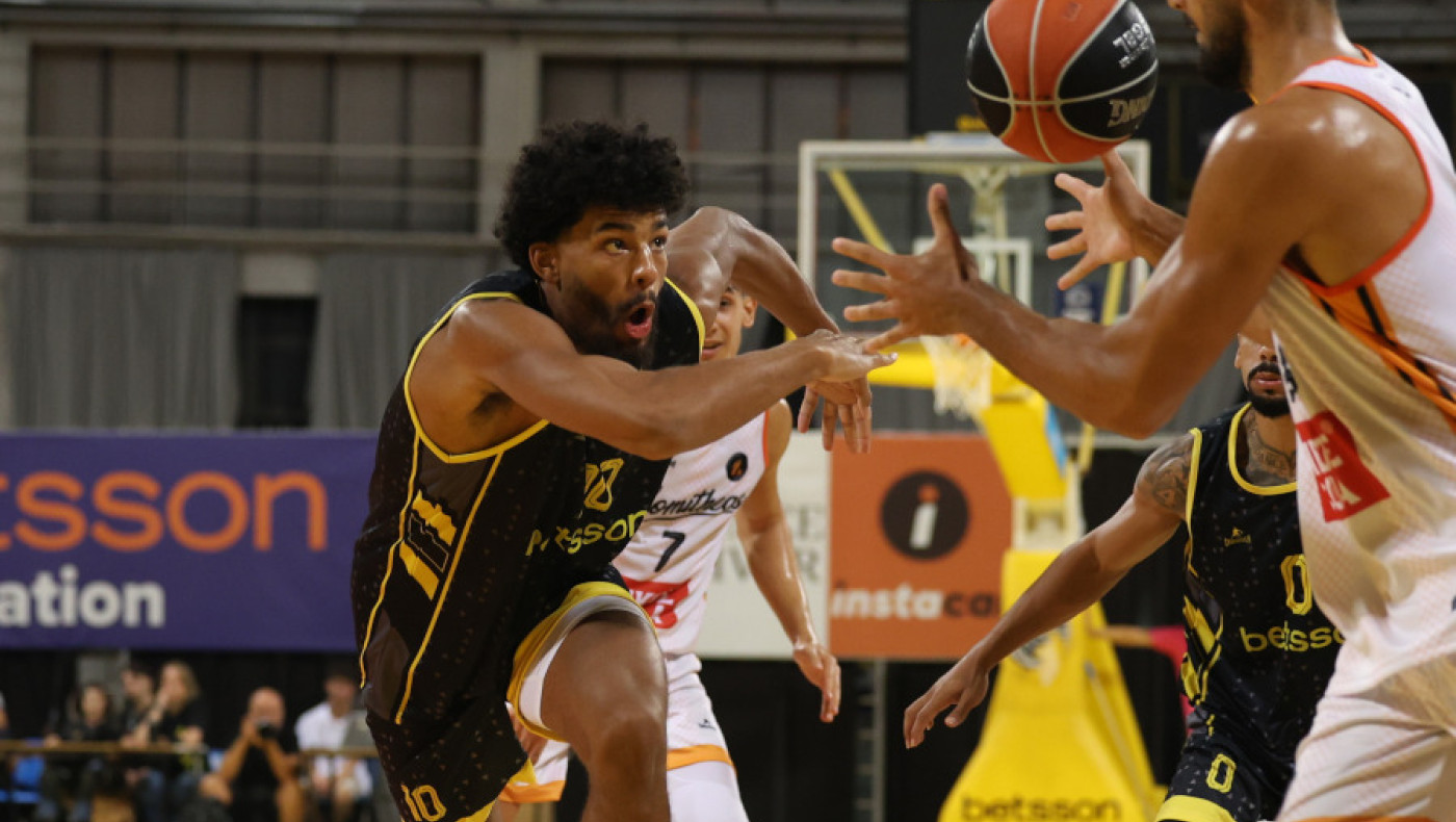 Άρης: Αμφίβολος με Καρδίτσα ο Φόρεστερ, δύσκολα και ο Κουλμπόκα