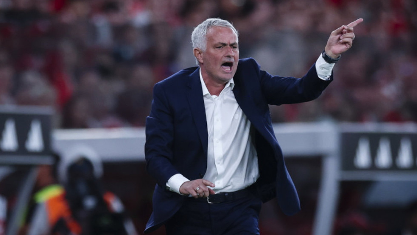 Μουρίνιο: Η ήττα έφερε τιμωρία-«Σκεφτείτε αντί να κοιμηθείτε»