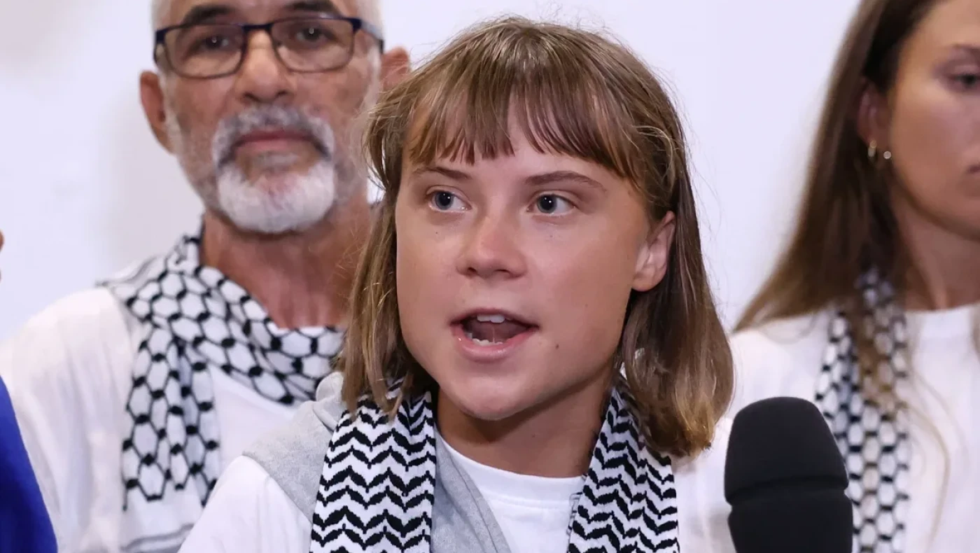 Γκρέτα Τούνμπεργκ: Συμπεριέλαβε Ισραηλινό όμηρο σε εικόνα για Παλαιστίνιους κρατούμενους