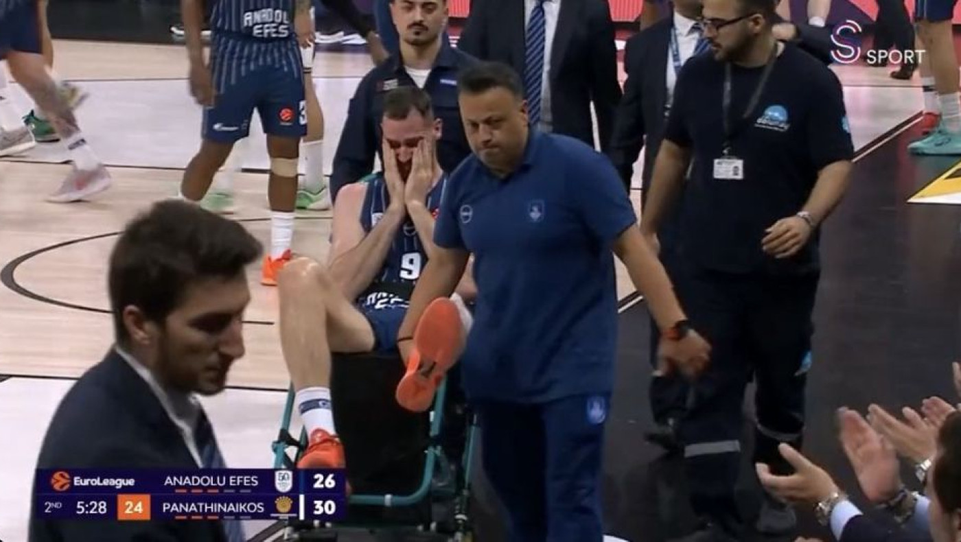 ΣΟΚ με Παπαγιάννη: Υπέστη ρήξη χιαστού, χάνει όλη τη σεζόν