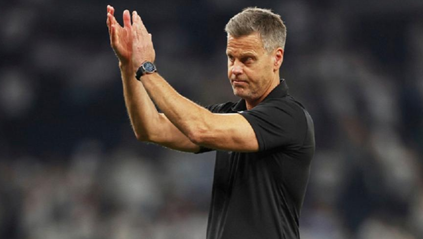 Απίστευτο: Ο προπονητής της Μπόντο Γκλιμτ κοουτσάρισε με ωτοασπίδες