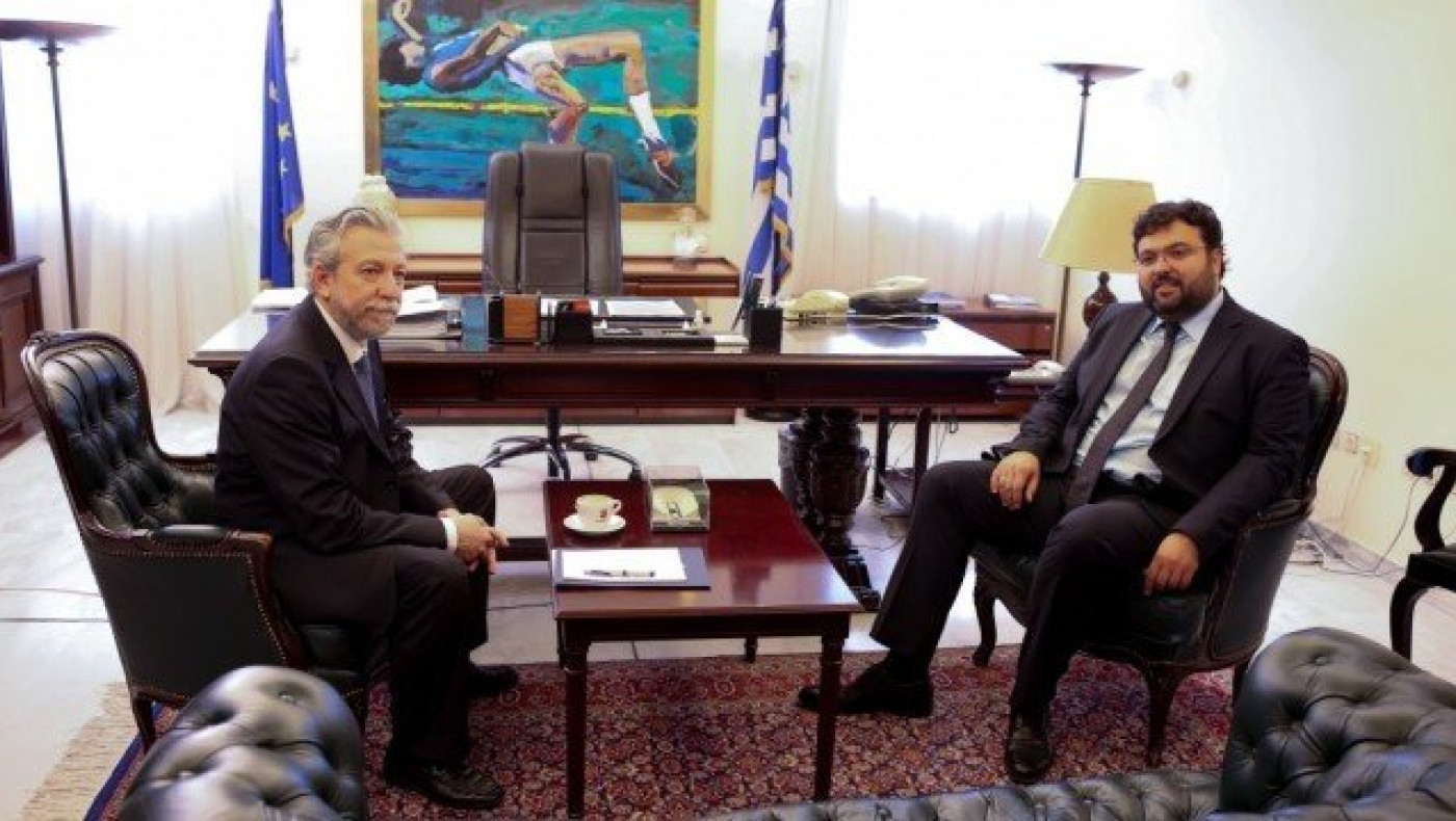 Αν δεν έχεις νύχια                     να ξυστείς...