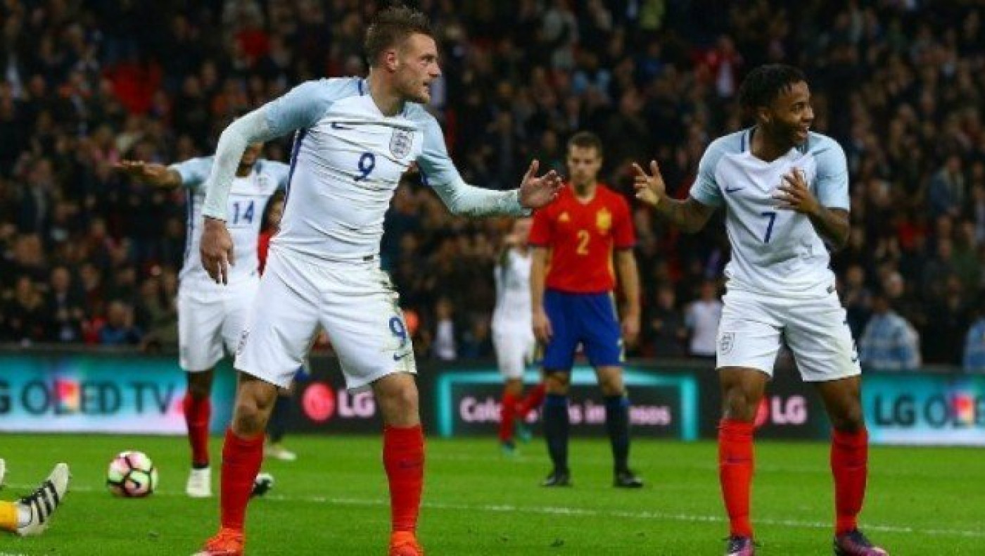 Δύο παίκτες της Αγγλίας σε στριπτιτζάδικο πριν τον αγώνα με Ισπανία!