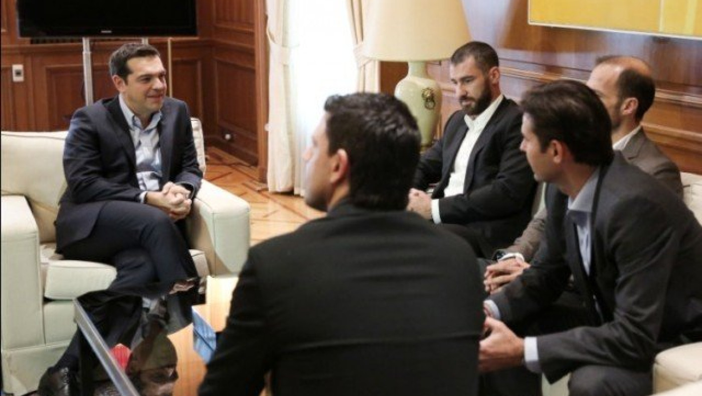 Τσίπρας: «Πρέπει να γίνει κάθαρση και εξυγίανση στο ποδόσφαιρο» (vid)