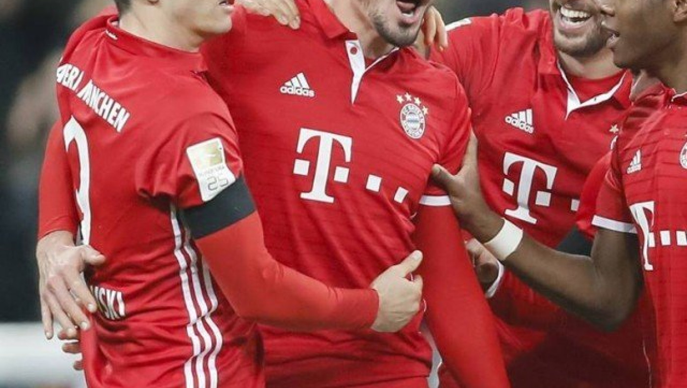 Καρδιοχτύπησε, αλλά                      χαμογέλασε