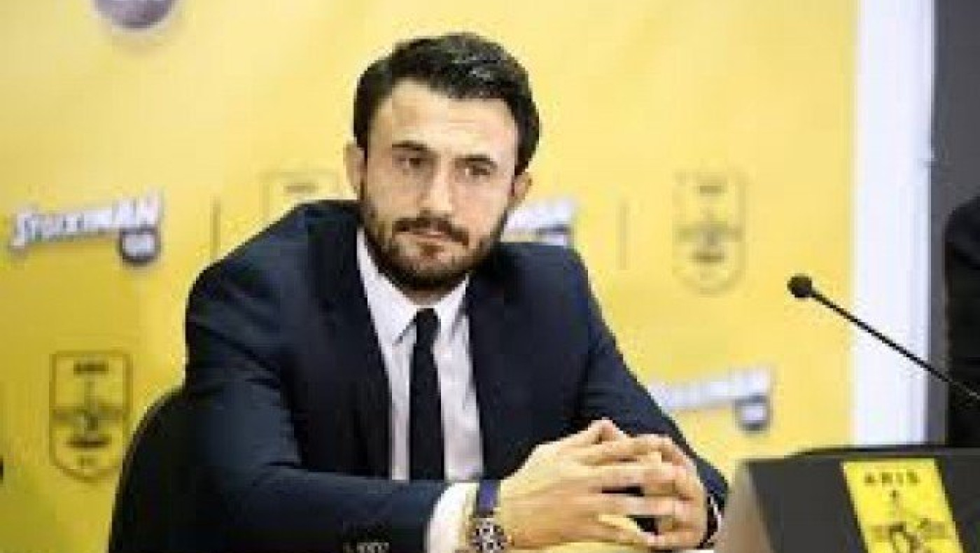 Τελείωσε ο «μήνας του      μέλιτος» με τον Καρυπίδη;