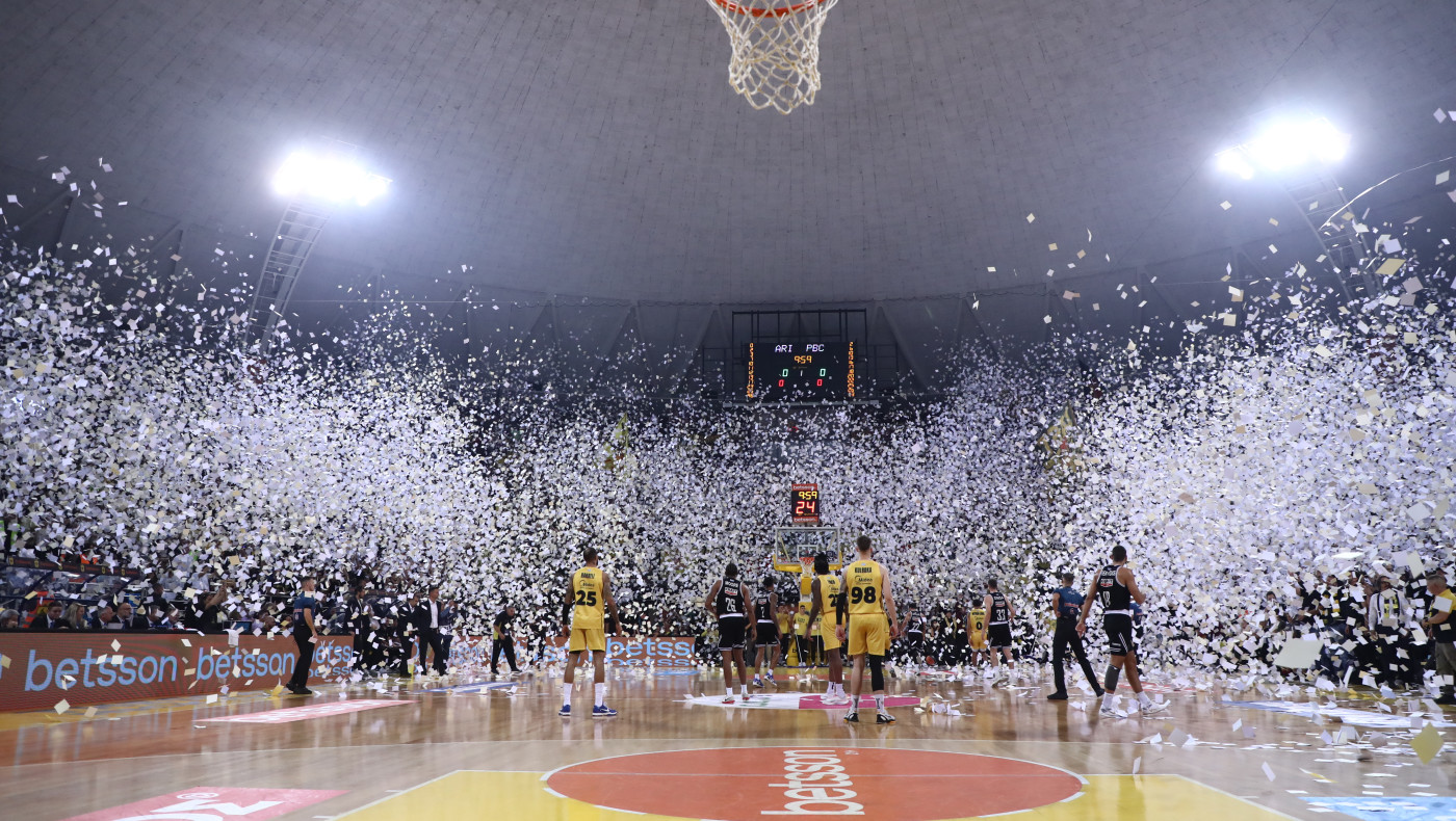 'Αρης - ΠΑΟΚ: Η εντυπωσιακή ατμόσφαιρα στο Nick Gallis Hall