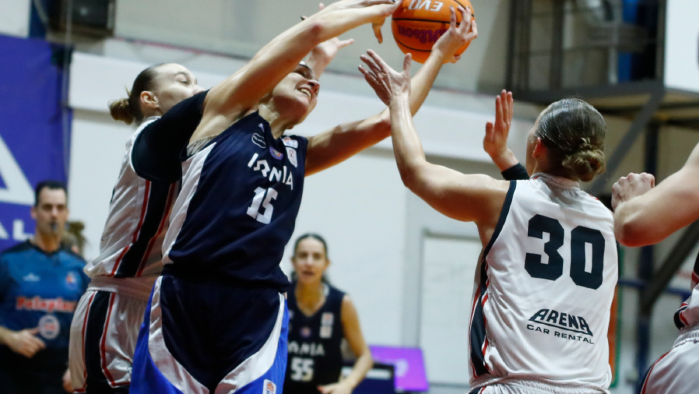 Α1 Μπάσκετ Γυναικών: Τρέλανε κόσμο η 15χρονη Κέλλυ Χουσελά!