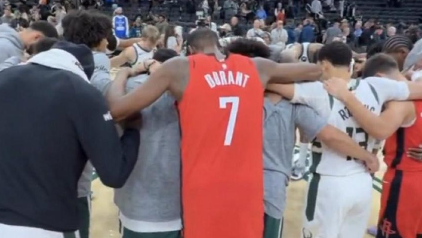 NBA: Στον κύκλο προσευχής των Μπακς ο Ντουράντ