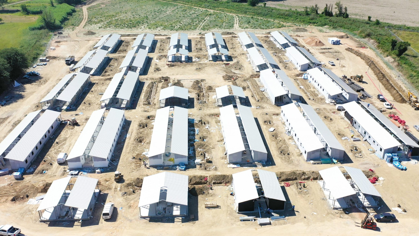 Σέρρες: Προσαγωγές και τραυματίες αστυνομικοί στη δομή μεταναστών