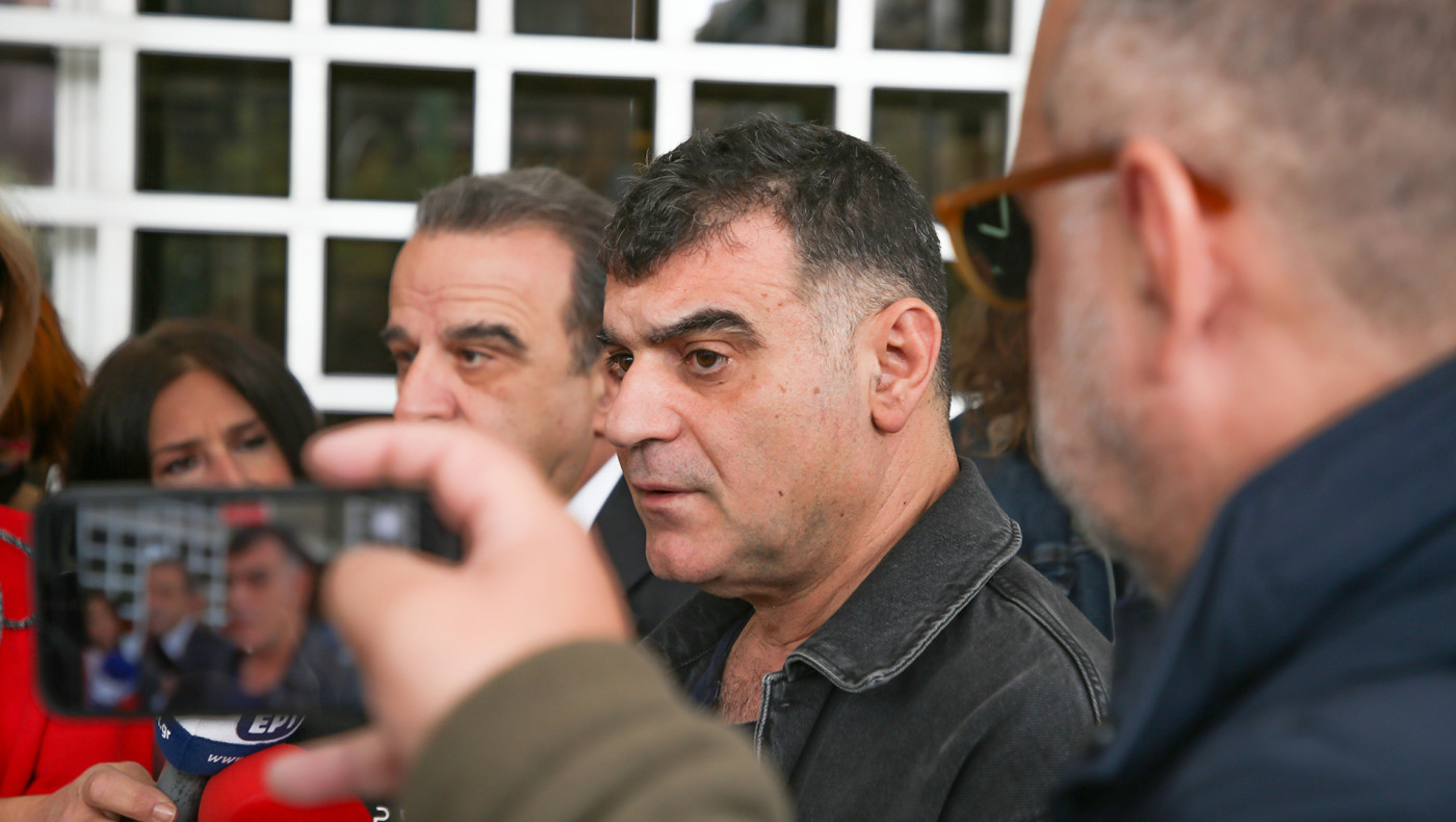 Βαξεβάνης για Τσίπρα: «Ξέρει πού μένω, ας στείλει να με συλλάβουν»