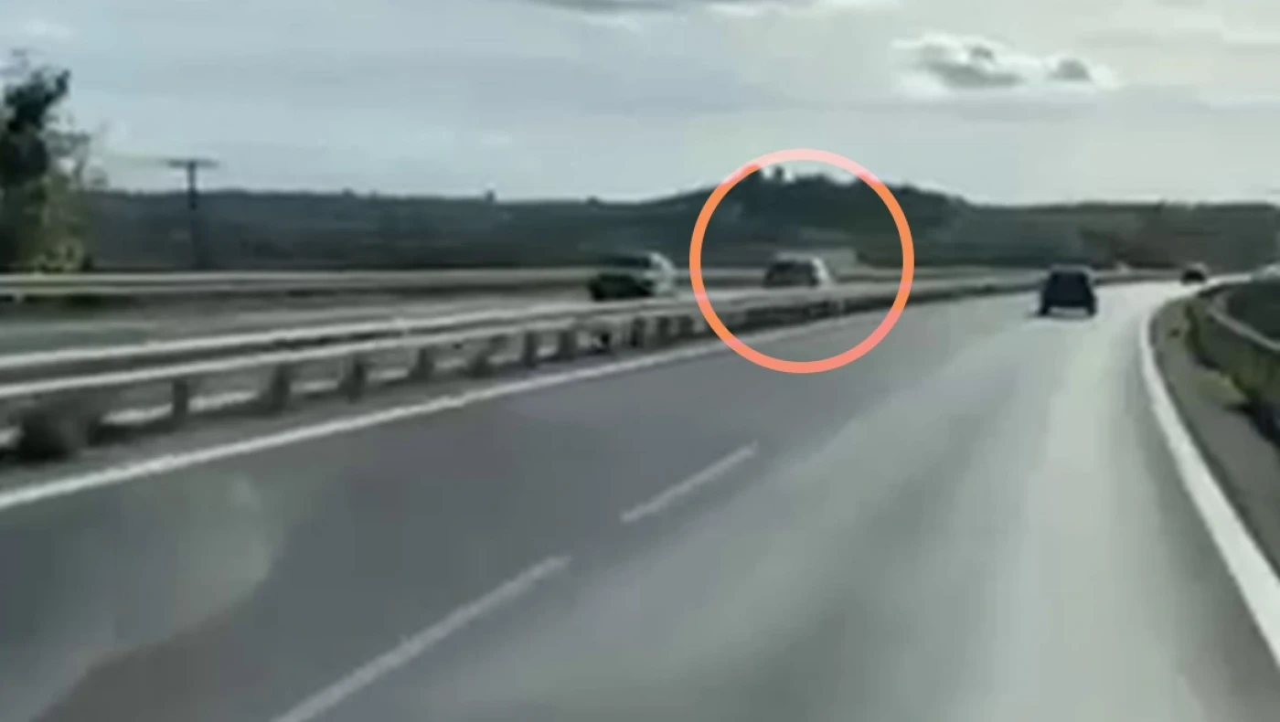 Ε.Ο. Θεσσαλονίκης-Μουδανιών: ΙΧ κινείται ανάποδα με μεγάλη ταχύτητα-Δείτε βίντεο