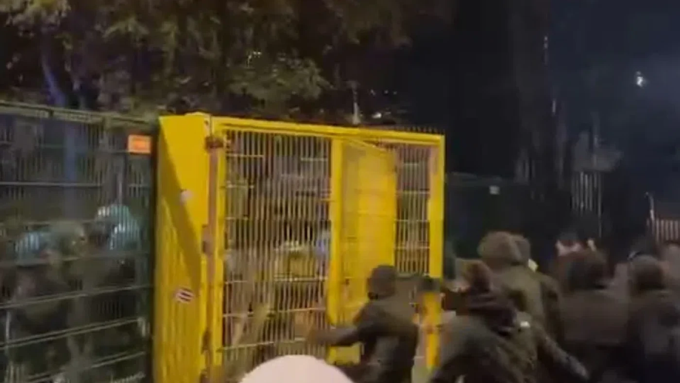 Φιορεντίνα-ΑΕΚ: Ένταση πριν τη σέντρα με οπαδούς της Ένωσης και την Αστυνομία