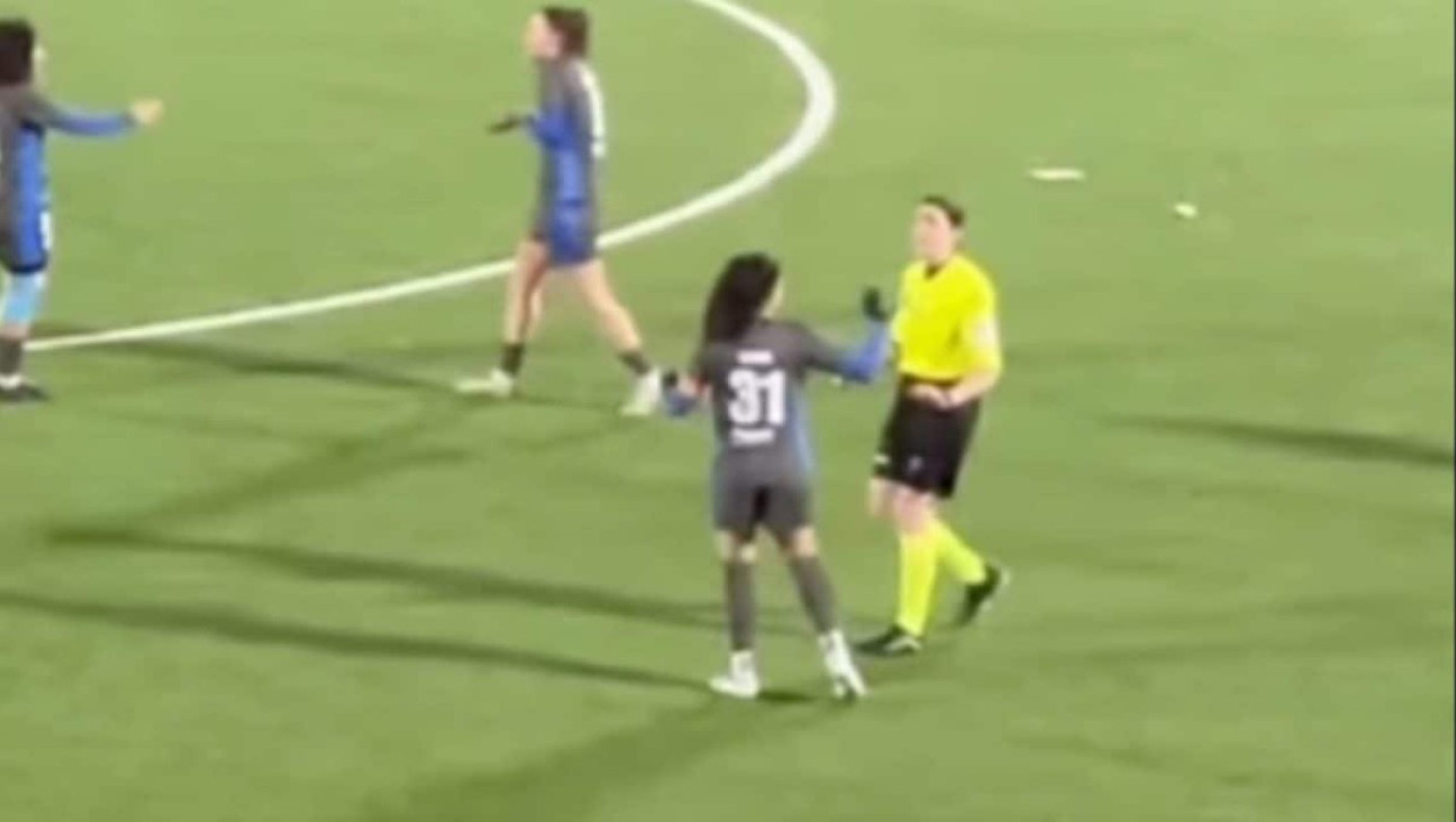 Ιταλία: «Κράξιμο» σε οπαδό-Είχε επιτεθεί λεκτικά σε γυναίκα διαιτητή (vid)