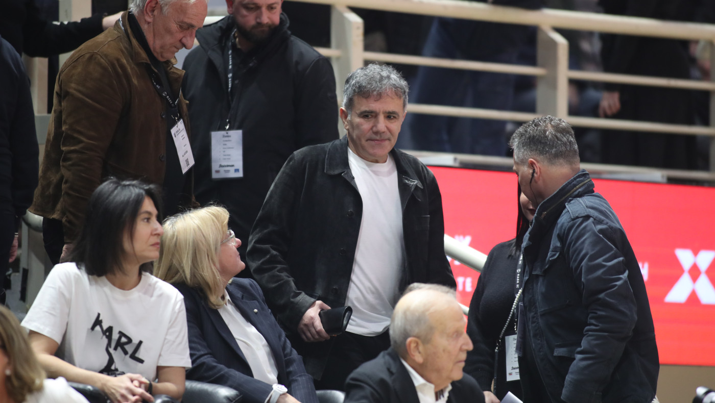 Θερμό χειροκρότημα στον Αριστοτέλη Μυστακίδη από τους οπαδούς του ΠΑΟΚ στο Παλατάκι