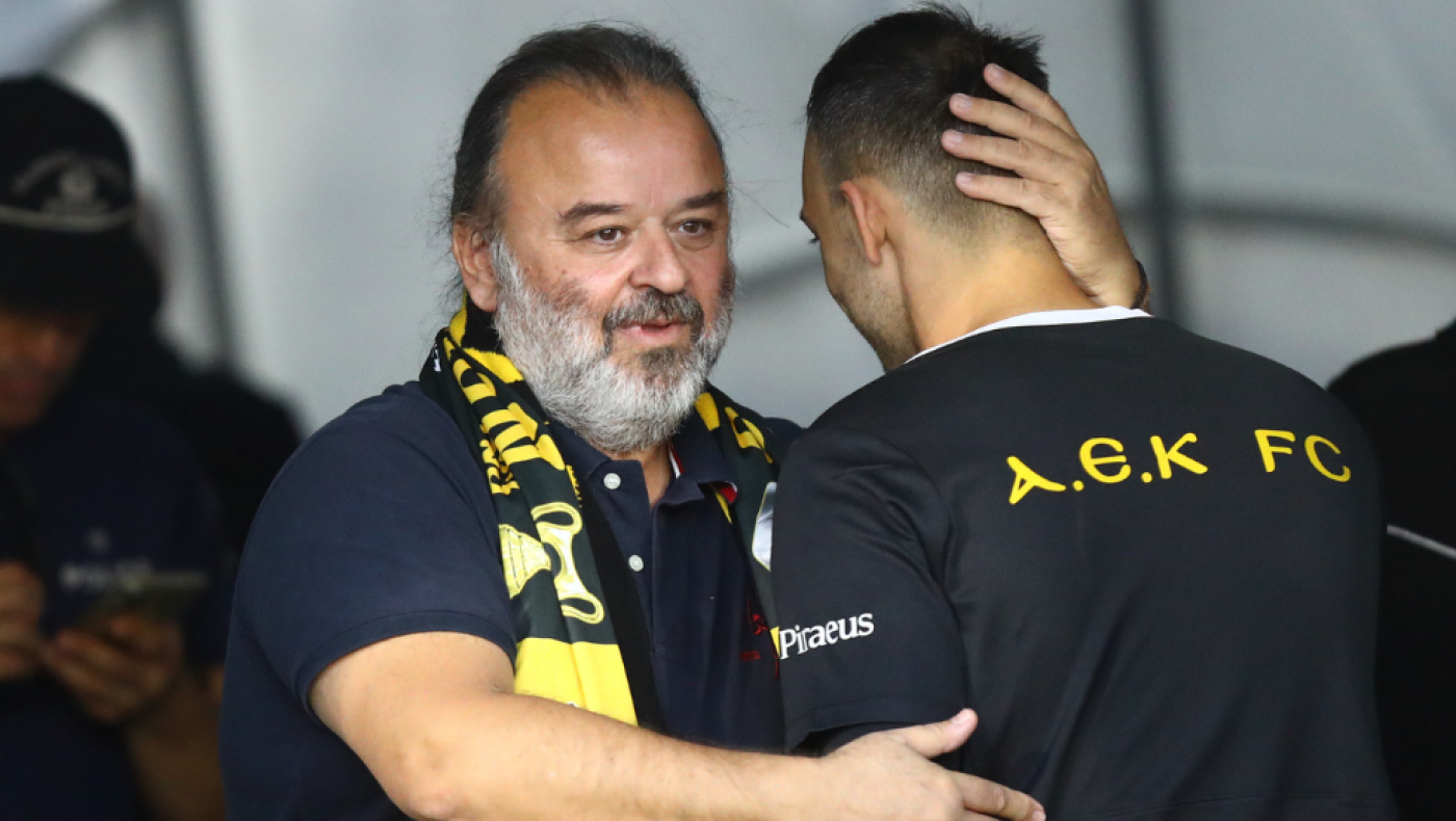 Ηλιόπουλος: Η δωρεά με τις 21 μπάλες σε σχολεία