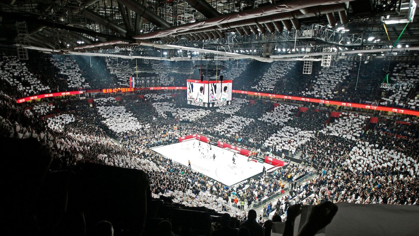 Παρτιζάν: Φραστική επίθεση από οπαδό σε Τζόουνς, Πάρκερ και Μπράουν