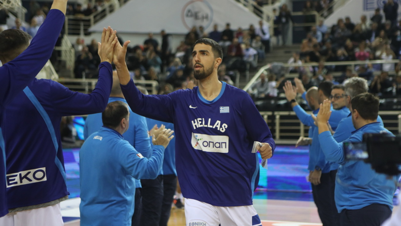 Κρις Χουγκάζ για τον γιο του Νίκο και τον ΠΑΟΚ: «Είναι θετικός σε μια μετακίνηση εφόσον συμφωνήσουν οι δύο σύλλογοι»