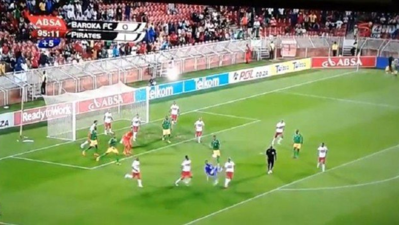 Τερματοφύλακας με «ψαλιδάκι» σώζει την ομάδα του! (video)