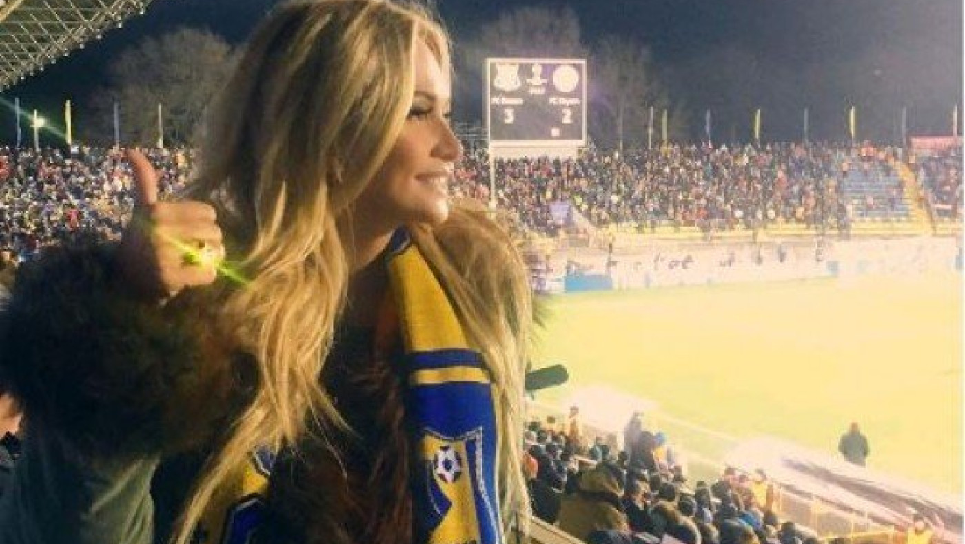 Μοιράζει εγκεφαλικά η    οπαδός    της Ροστόφ! (pics)