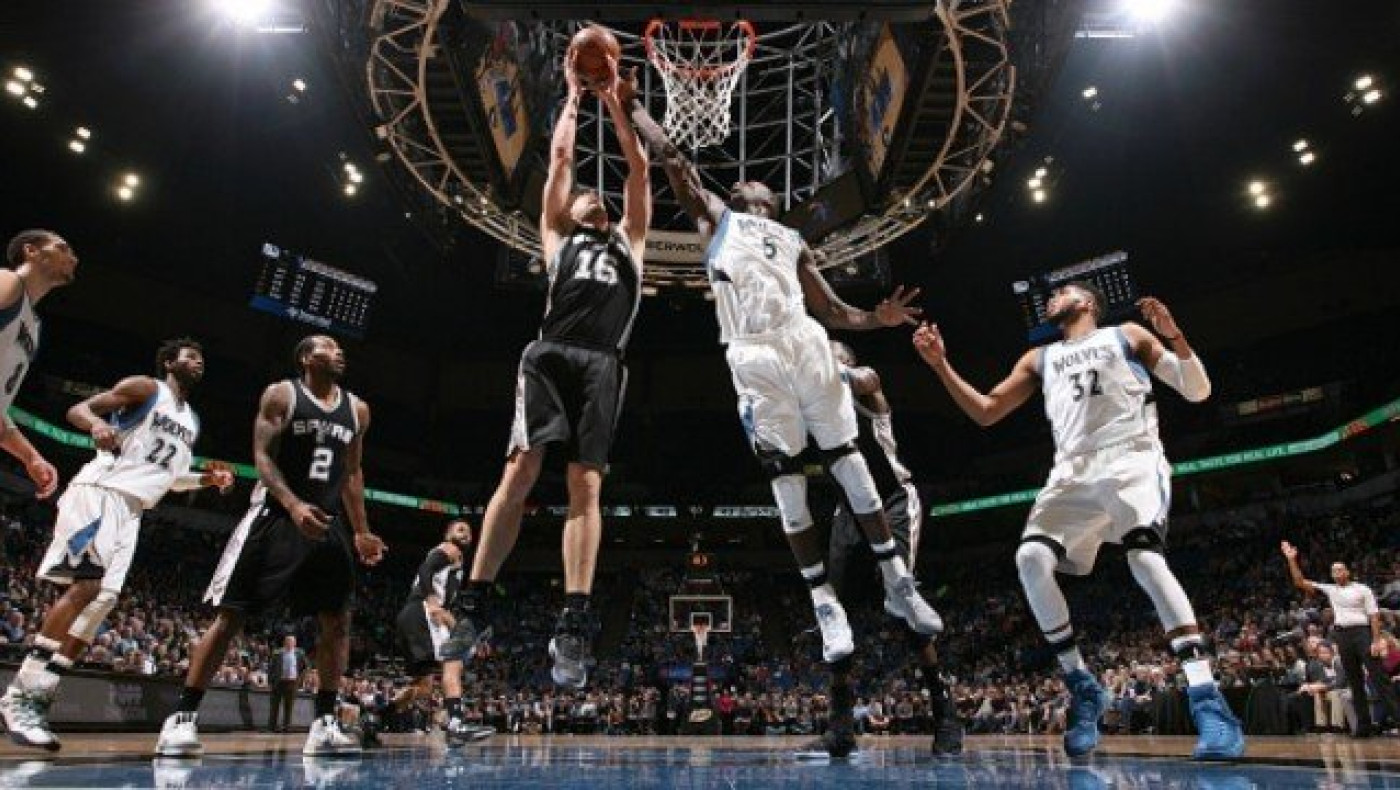 «Δεκατριάρι» εκτός       έδρας για τους Σπερς (vids)