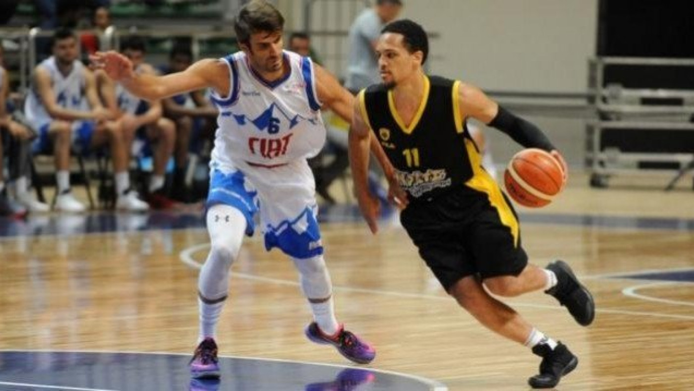 Ελεύθερος          αφέθηκε        ο         Ντίξον