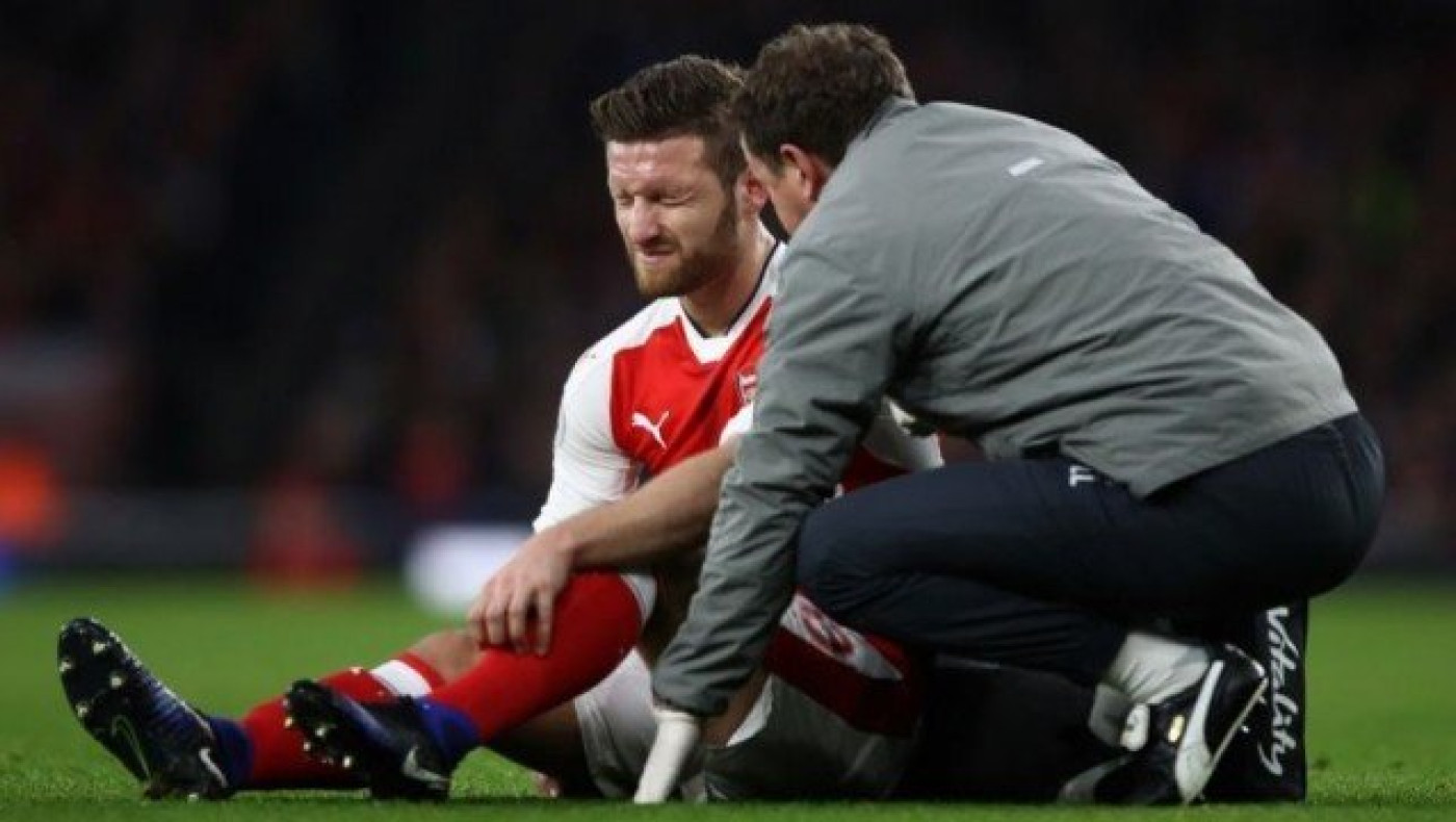 Στα πιτς μέχρι το 2017 ο                                      Μουστάφι