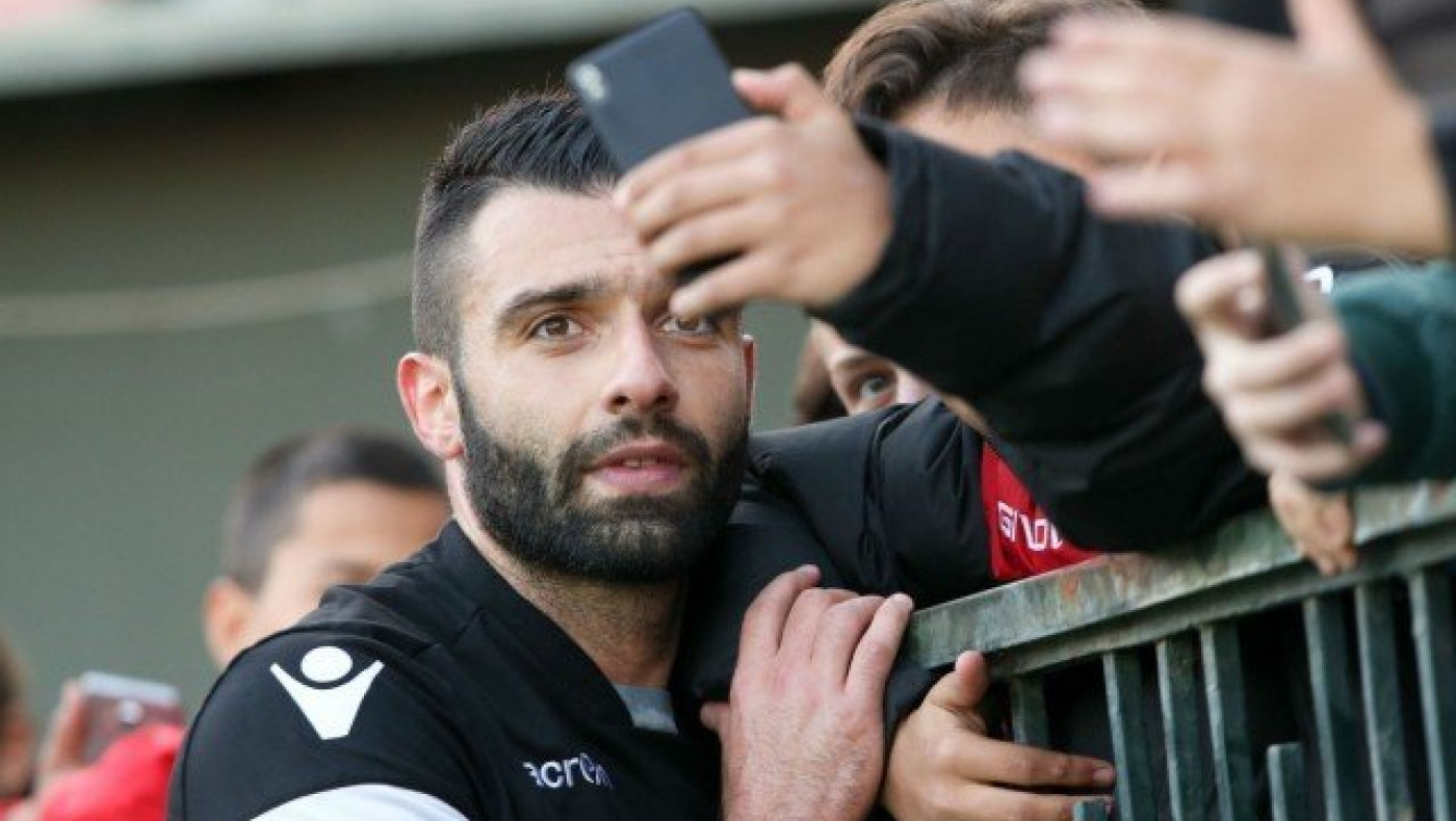 Της κακομοίρας: Τώρα έγινε      κακό παιδί ο Τζαβέλλας