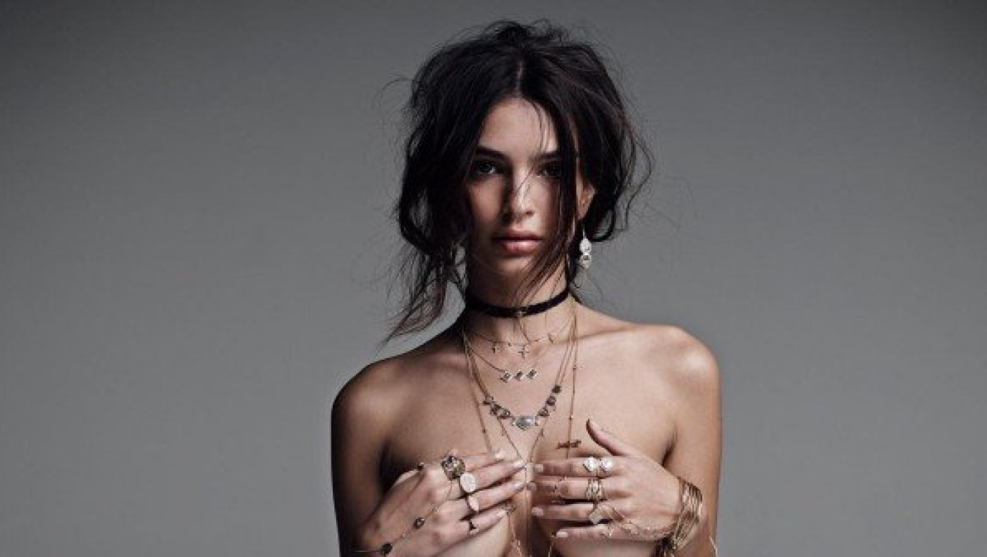 Tο Χριστουγεννιάτικο video της Ratajkowski που σε απογειώνει!