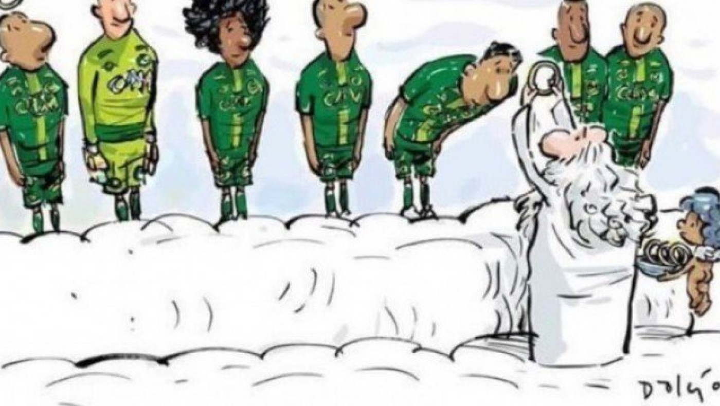 Η Football League τιμά τη                                  Σαπεκοένσε