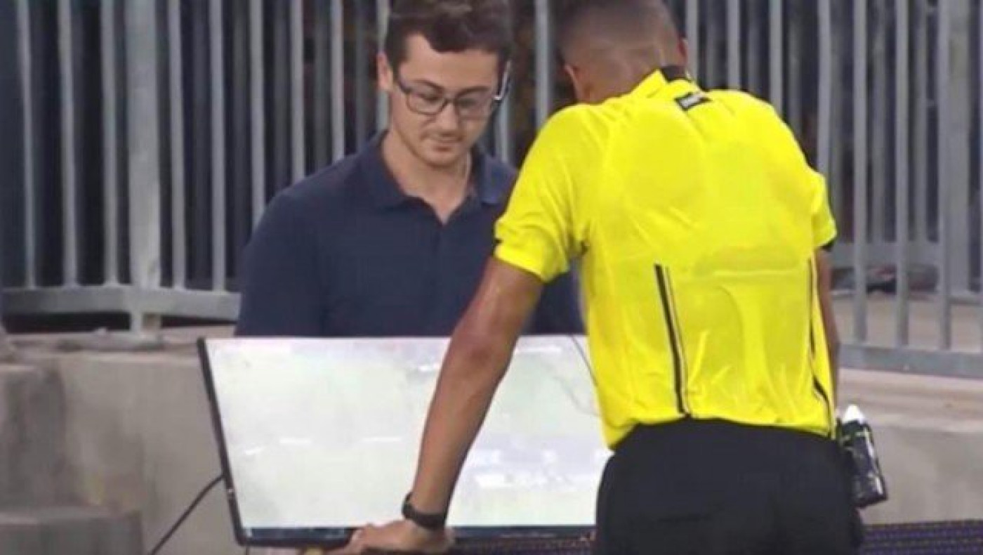 Επανάσταση: Η χρήση βίντεο     μπαίνει στο ποδόσφαιρο!