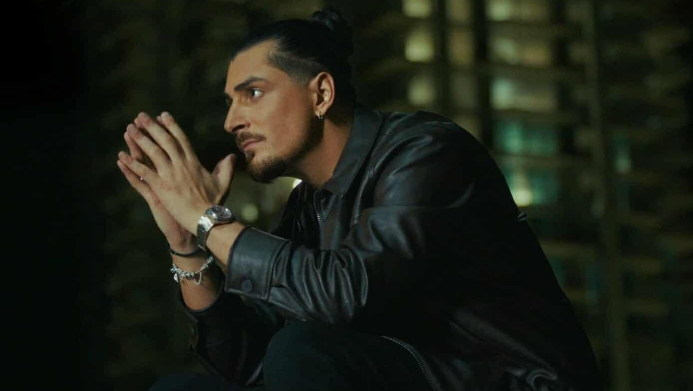 Εντυπωσιακό medley με έξι τραγούδια από τον Λευτέρη Κρίκη (vid)