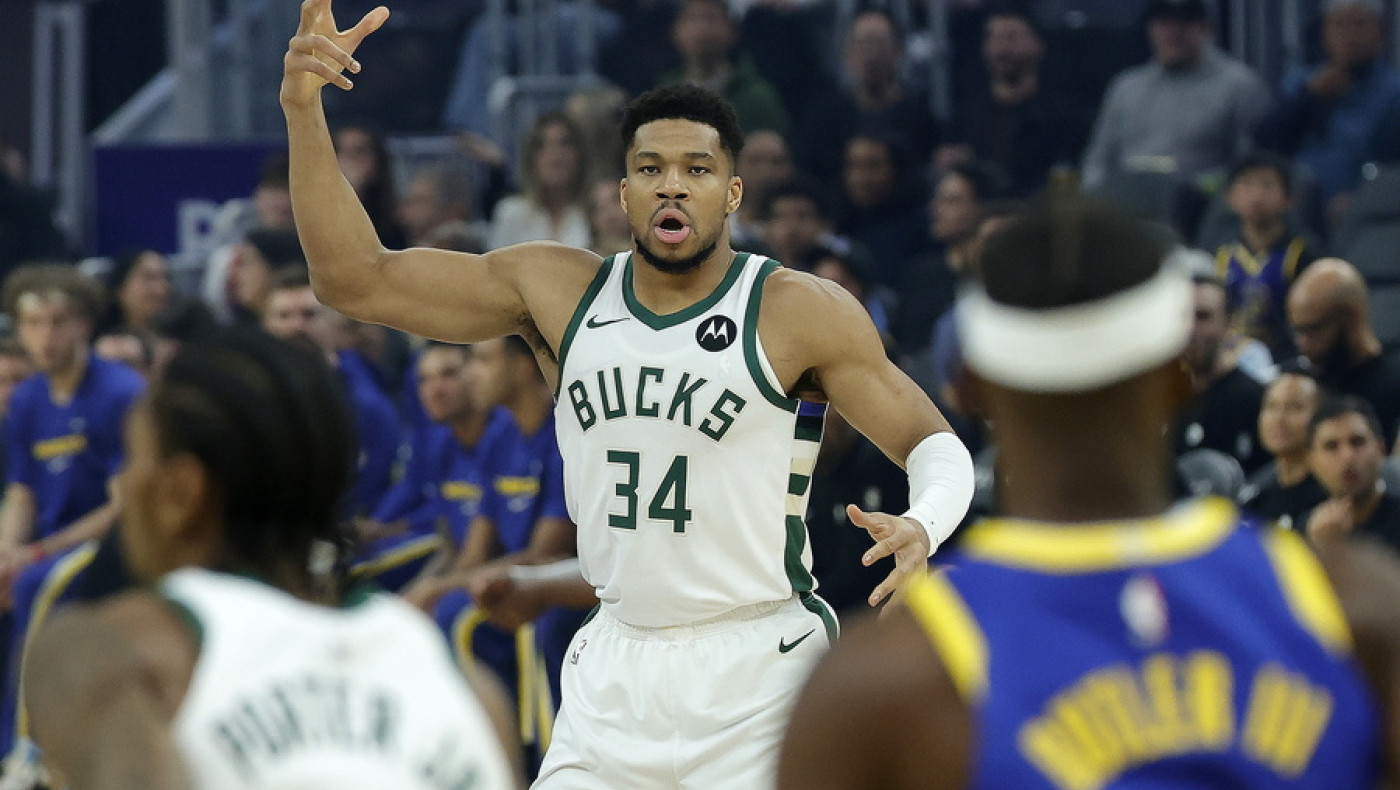 ΝΒΑ: Ο Γιάννης το πάλεψε αλλά ο Κάρι είχε άλλη άποψη