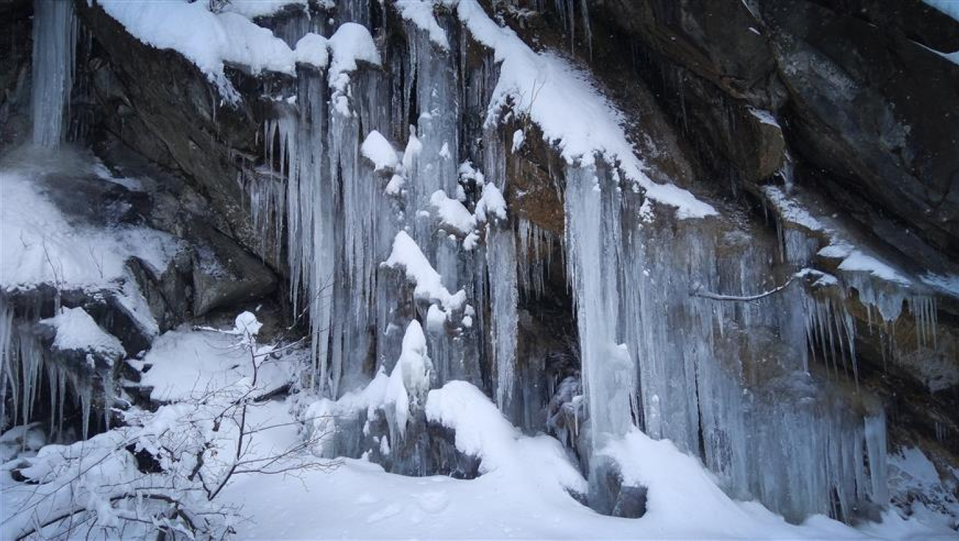 Καιρός: Καταιγίδες και χιόνια σε αρκετές περιοχές