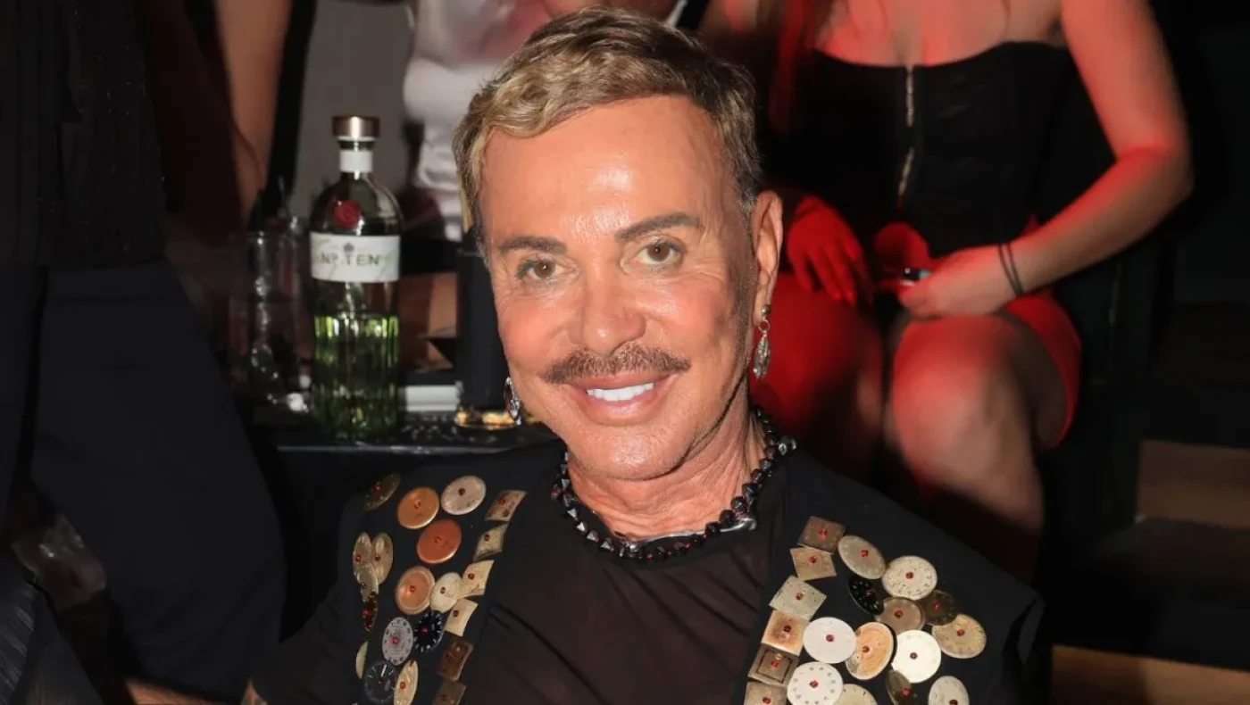 Ο Λάκης Γαβαλάς καλωσόρισε γυμνός το 2026