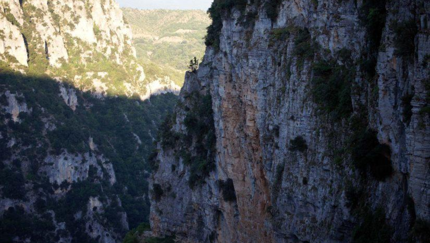 Κρήτη: Νεκρός 27χρονος που πήγε για κυνήγι και έπεσε σε χαράδρα