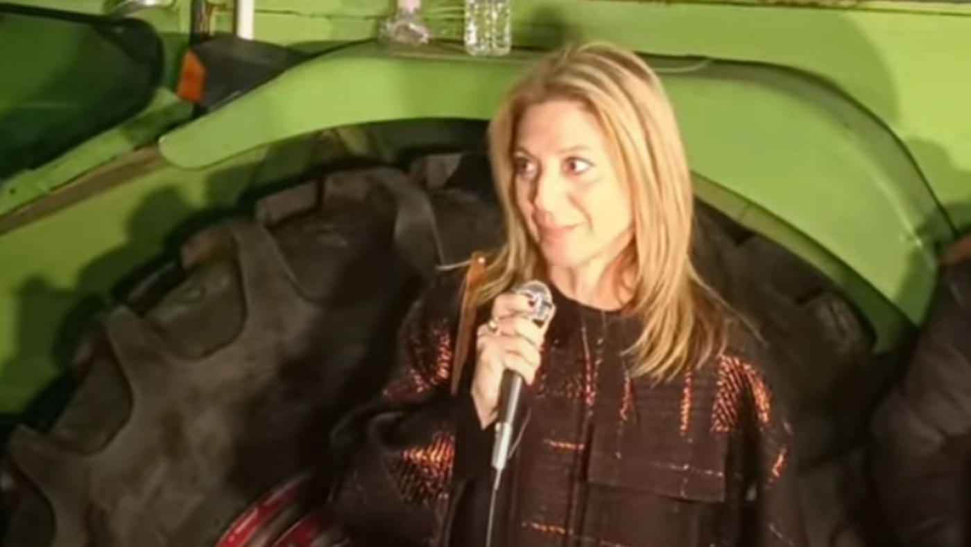 Κριτική Καρυστιανού κατά πάντων: «Κουρελόχαρτο το Σύνταγμα»