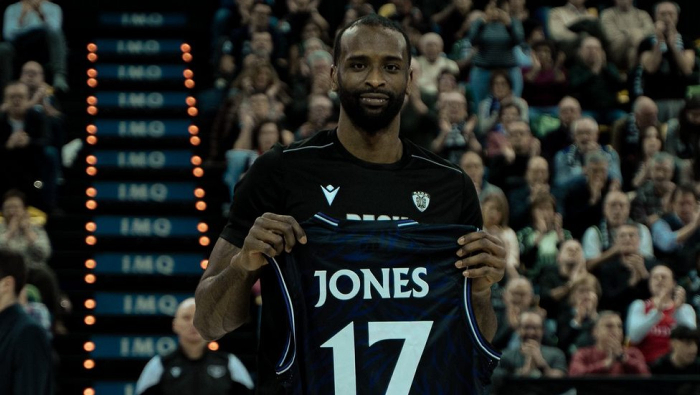 Μπιλμπάο-ΠΑΟΚ: Οι Βάσκοι τίμησαν τον Μάρβιν Τζόουνς πριν το τζάμπολ