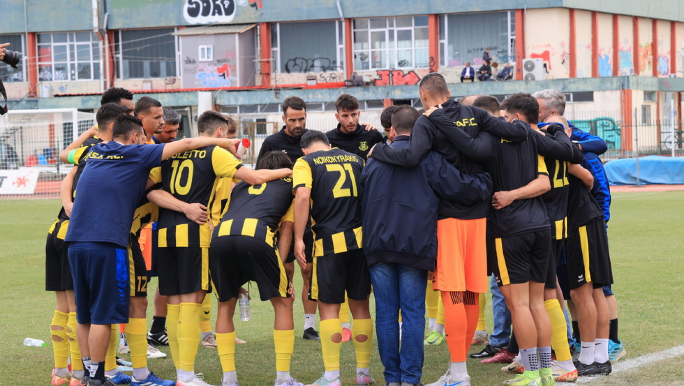 Αναγέννηση Καρδίτσας: Θερμή υποδοχή από οπαδούς στο ξενοδοχείο που κατέλυσε η αποστολή