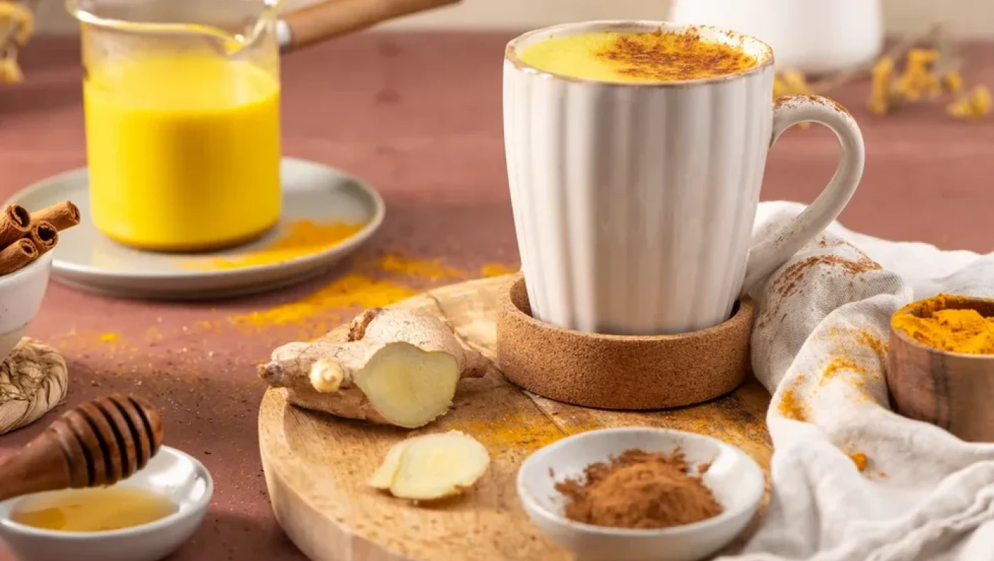 Τι πίνουμε το βράδυ για καλύτερο ύπνο; 7 ροφήματα που βοηθούν πραγματικά